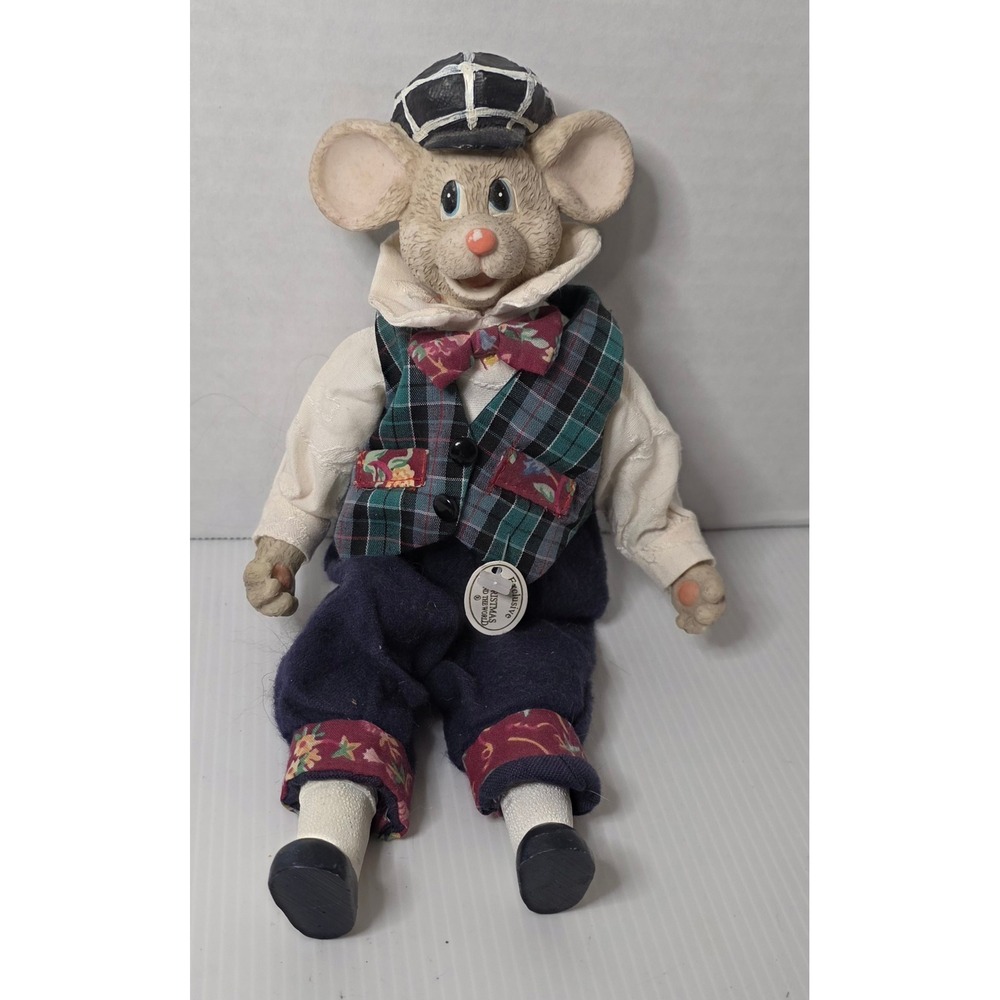House of Lloyd Christmas Around the World Marcus City‎ Mouse Shelf Sitter